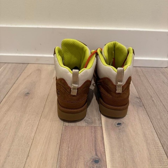 UGG brown & white boots, Size US 9.5 #shearling #boots - Picture 2 of 8